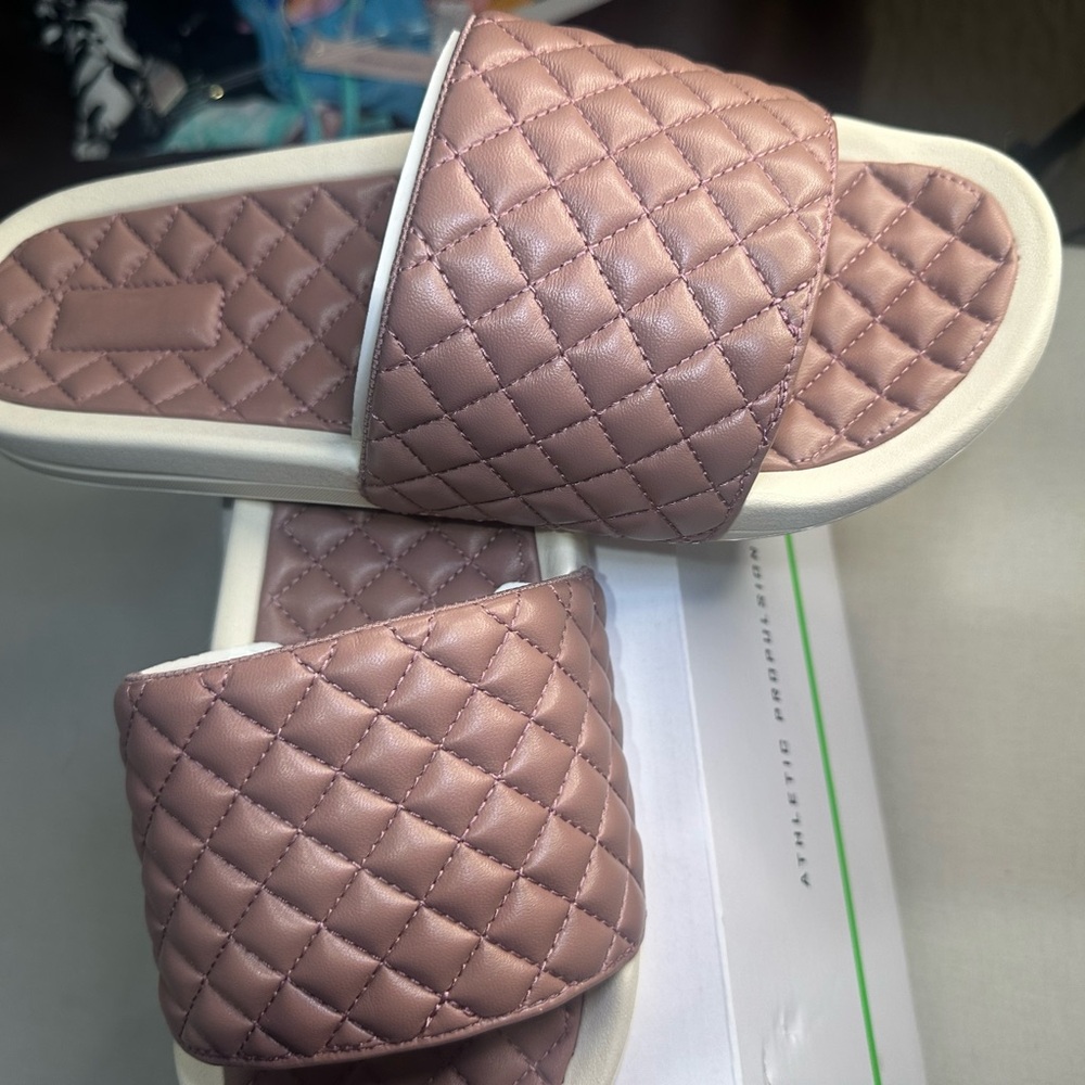 653.714. APL Quilted Slide Sandals in Beachwood/Pristine - Picture 3 of 6
